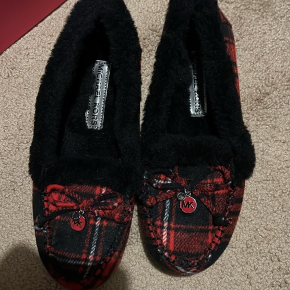Michael Kors Carter skipper red plaid. Brand new size 9. - Picture 2 of 5